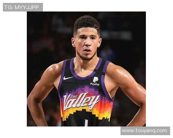 菲尼克斯太阳队豪取四连胜！德文·布克24+9率队力克达拉斯独行侠，团队配合成制胜关键